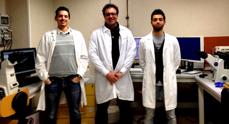 Nella foto, da sinistra verso destra, il dott. Massimo Bonora, il prof. Paolo Pinton ed il dott. Simone Patergnani